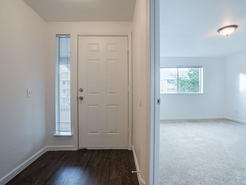 1st image of 2725 Lincoln Way #B 32