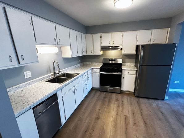 11201 S Langley Ave APT 2G