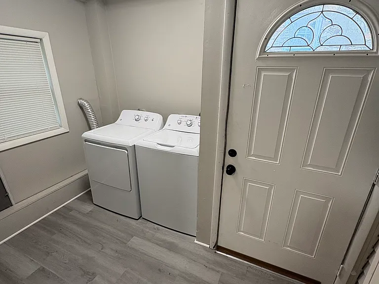 214 N Enola Dr — Photo 7