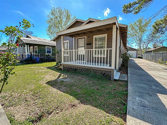 3rd image of 132 Grothe Ln