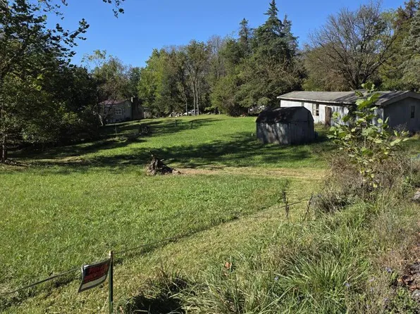 10 Campsite Trl, Harpers Ferry, WV 25425