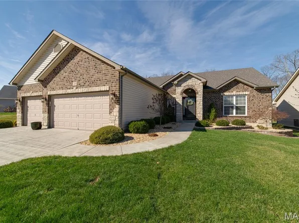 249 Lonepine Dr, Wentzville, MO 63385