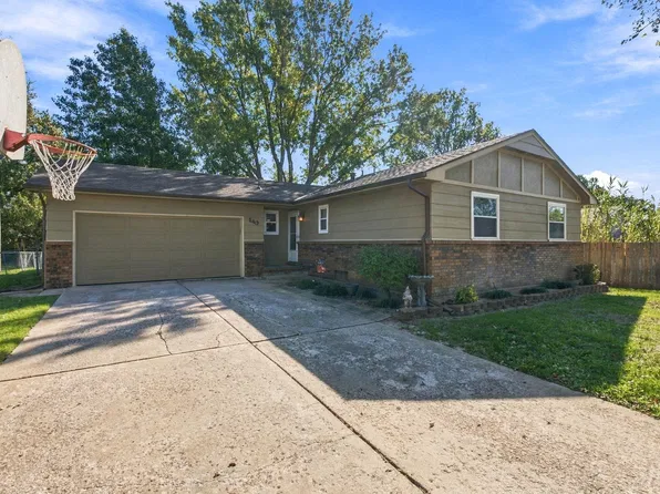 140 S Colby St, Valley Center, KS 67147