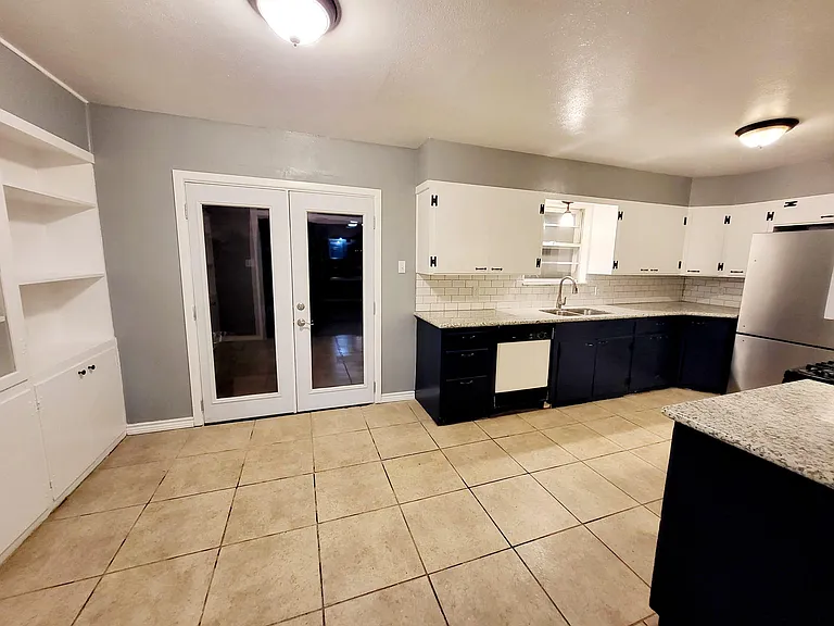 3505 Houston Ave — Photo 10