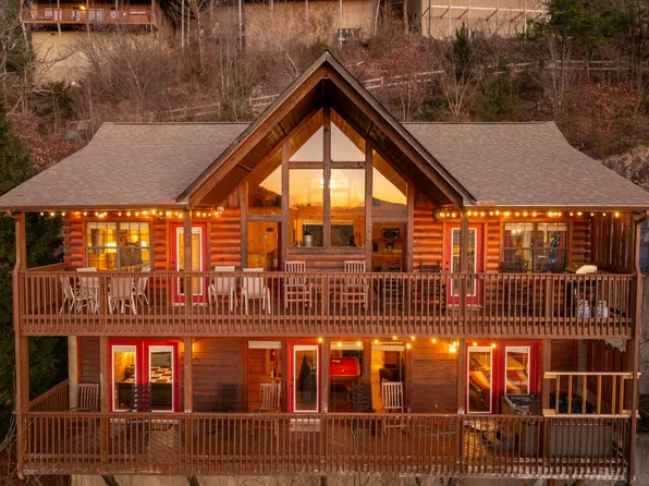 1644 Pinewood Way, Sevierville, TN 37862