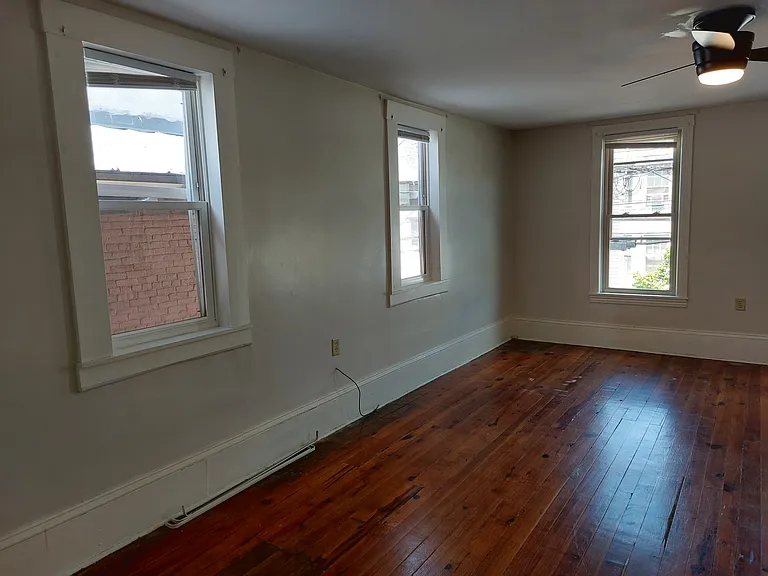 209 Lincoln Way E — Photo 17