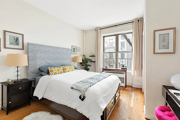 Sold by Compass | media 1
