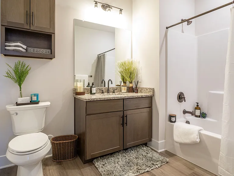 HH Bath View Apartments — Photo 10