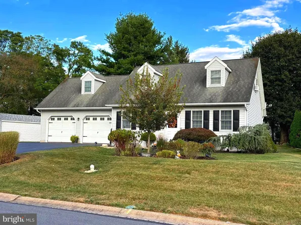 1614 Greenwood Dr, Lebanon, PA 17046