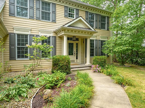 2nd image of 6293 Bethany Cir