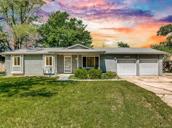 1349 N Summitlawn St, Wichita, KS 67212