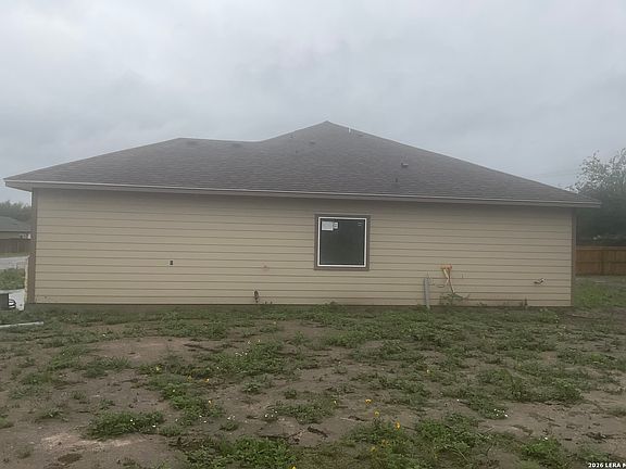 3rd image of 1551 MARYVILLE LOOP