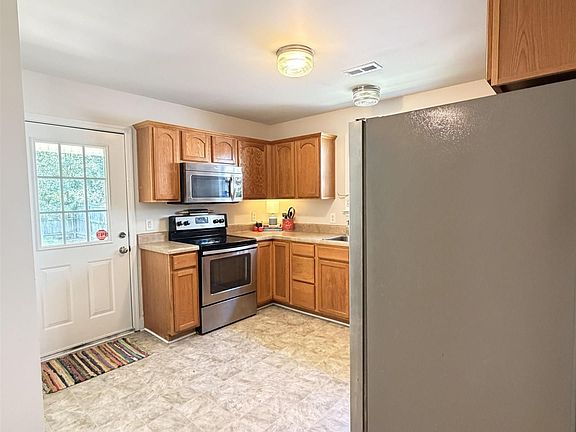4th image of 5 Cedar Brook Ct