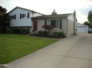 39049 Hyland Ct, Sterling Heights, MI 48310