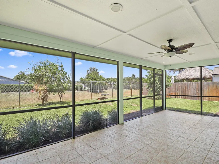 65 Pinehill Trl W — Photo 25