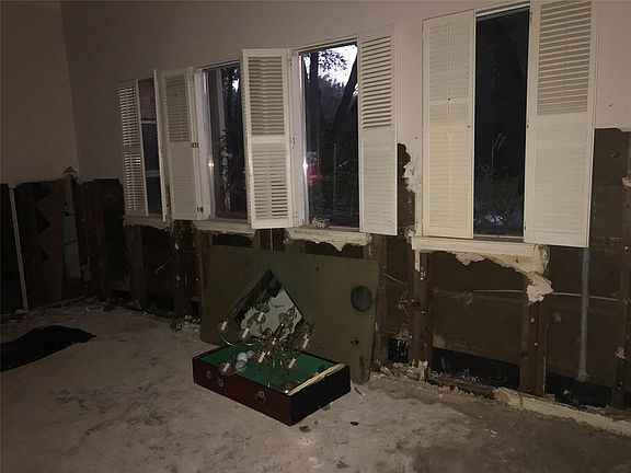 5th image of 604 N Eldridge Pkwy