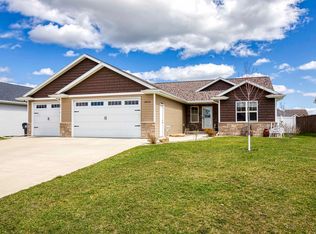 2512 Wallace Ave, Neenah, WI 54956