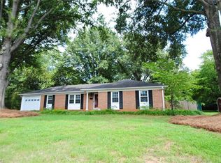 707 N Peace Haven Rd, Winston Salem, NC 27104
