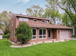 7311 Walnut Ct, Eden Prairie, MN 55346