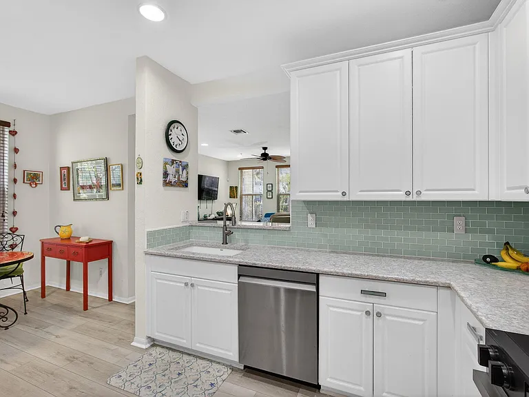 4345 Parkside Dr — Photo 10
