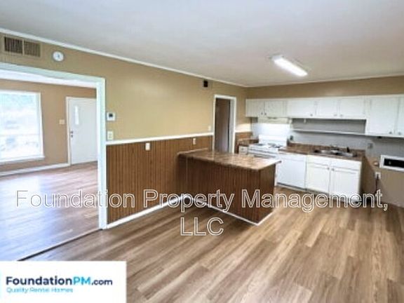 2nd image of 3550 Pueblo Ave