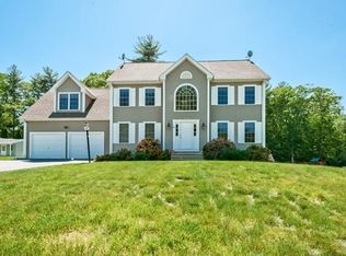 9 Rockridge Rd, Hopedale, MA 01747