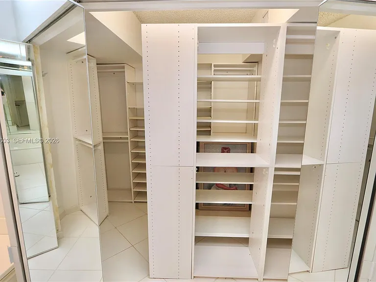 3530 Mystic Pointe Dr #506 — Photo 30