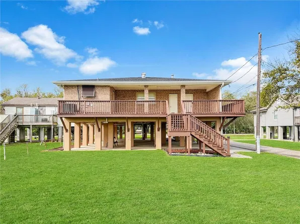 2731 Privateer Blvd, Barataria, LA 70036