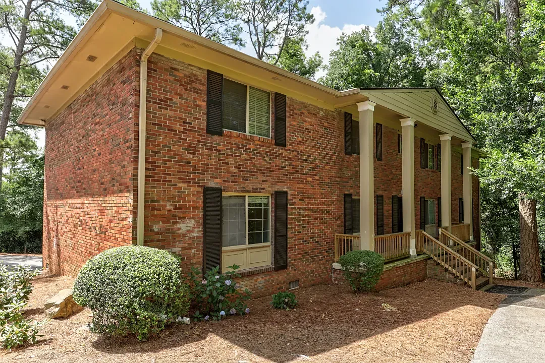 Summit View Apartments — Photo 3
