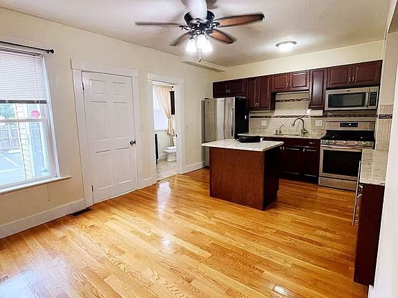 2nd image of 21 Hartwell St Unit 3