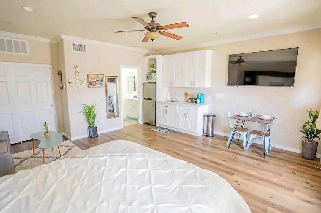 3153 Orleans Ln — Photo 1