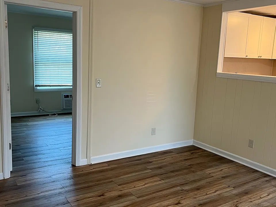 Spacious rooms with laminate floors through out the apartment.