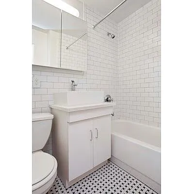 Rented by Mirador Real Estate | media 11