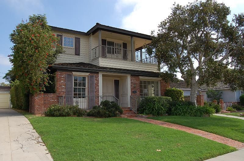 1st image of 3334 Voltaire St