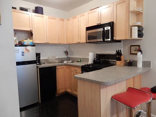 Rented by Aimee Grodanz, LREB | media 27