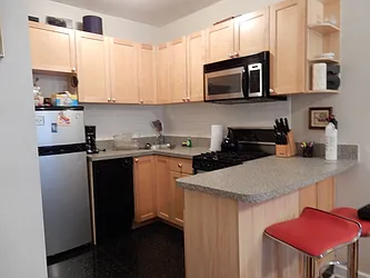 Rented by Aimee Grodanz, LREB