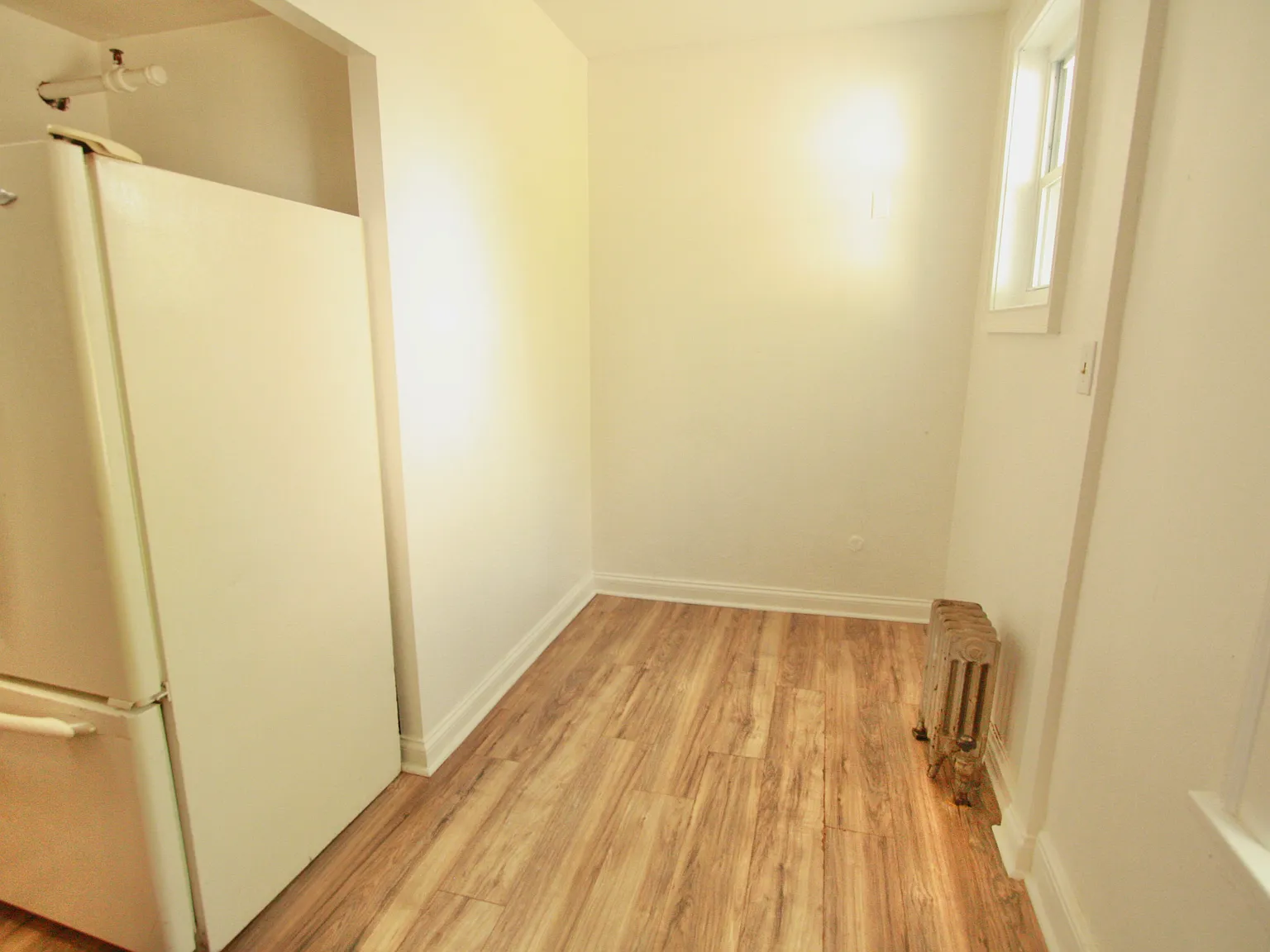 3 bed, 1000 sqft, $2,150 — Photo 2