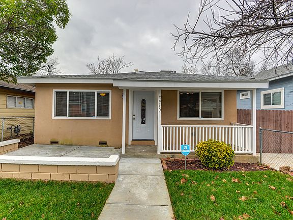 2nd image of 2940 43rd St