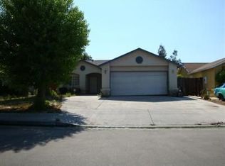 1202 Oak Ave, Fowler, CA 93625