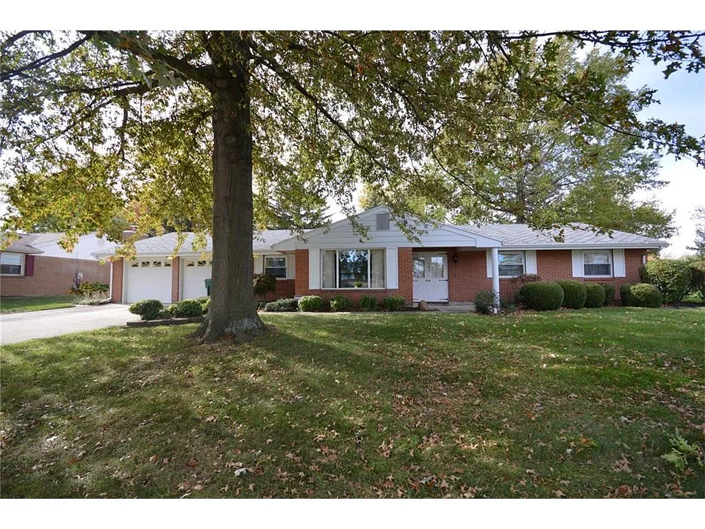 142 Burlington Pl photo 1