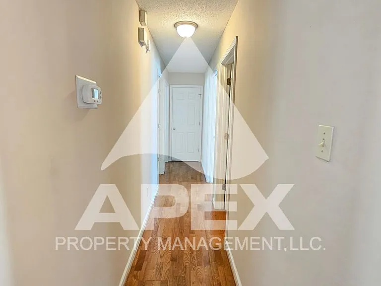 2528 Cinema Dr — Photo 14