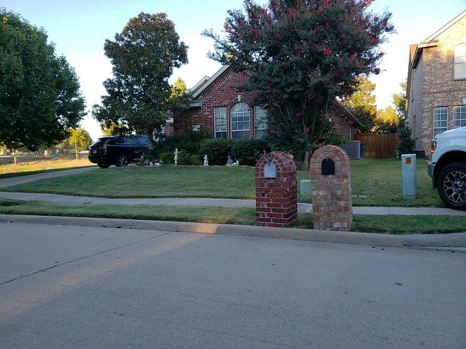 1st image of 805 Water Oak Dr