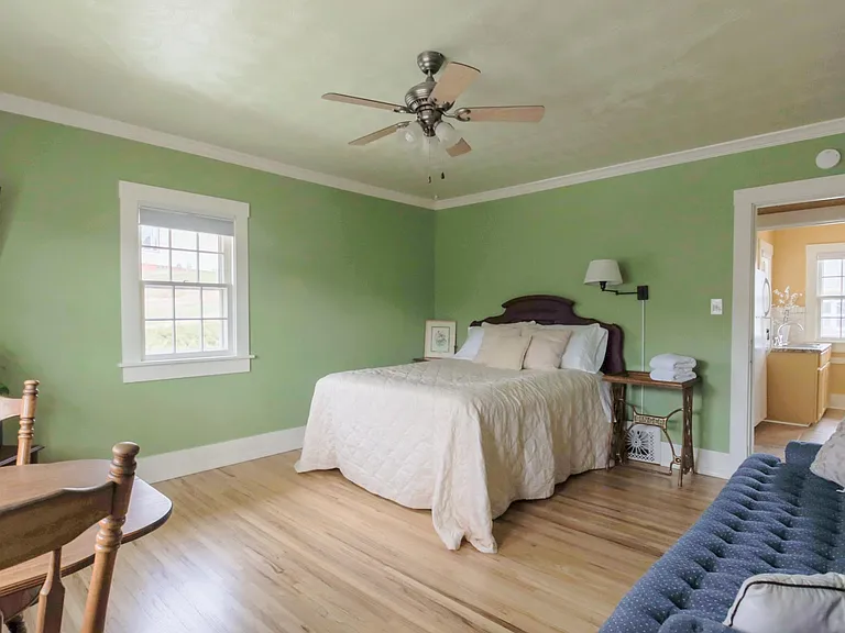 1326 Clark St #1 — Photo 7