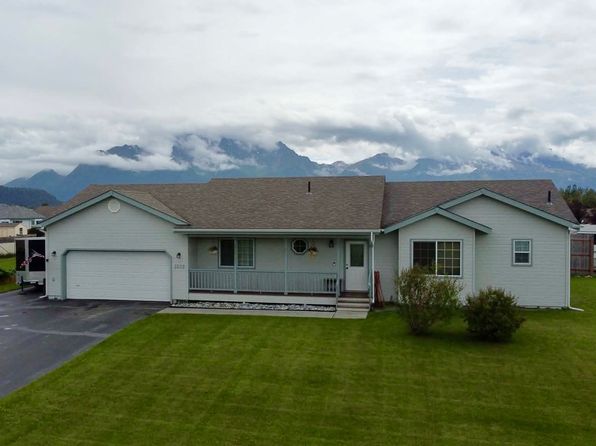 1372 N Angus Loop