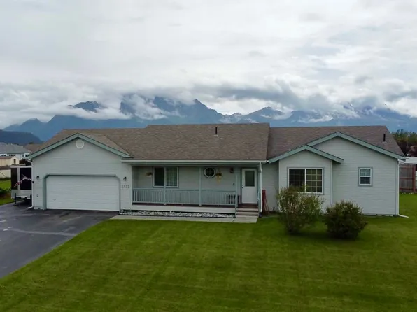 1372 N Angus Loop, Palmer, AK 99645