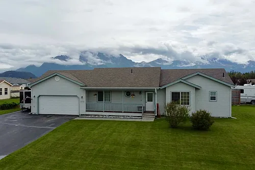 1372 N Angus Loop Photo 1