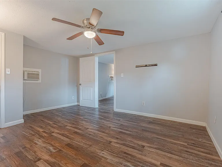 4206 Walker St #B — Photo 7
