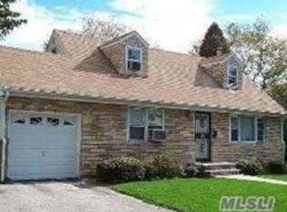 54 Beebe Ave, Hempstead, NY 11550