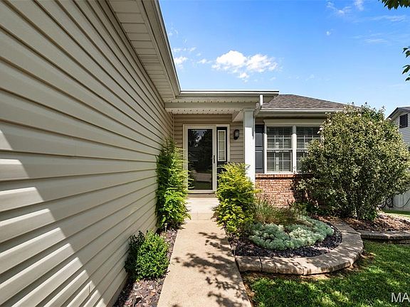3rd image of 59 E Homefield Point Ct