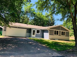 11877 W Eagle Lake Dr, Maple Grove, MN 55369